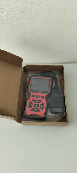 Escáner OBD II V519 Diagnóstico Automotriz