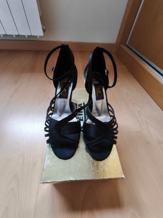 Zapatos de baile tiras negras Reina 40