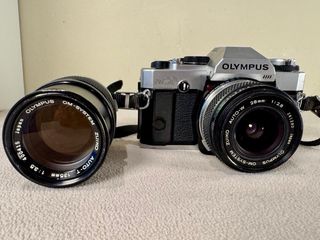 Olympus OM20 + Objetivo Zuiko 135mm