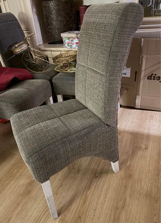 Sillas de salón tapizadas (4 unidades) 10 cada una