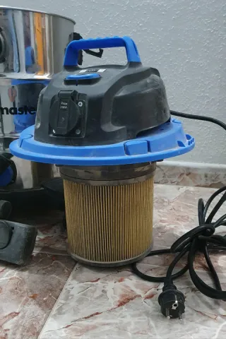 Aspirador Líquidos Vacmaster 1500W