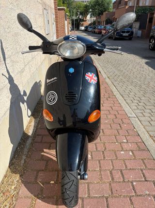 Vespa ET2 50cc Scooter Negra