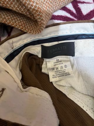 Pantalones de pana marrones para hombre