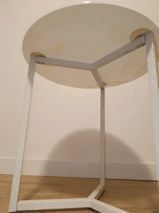 Mesita auxiliar redonda cristal y metal