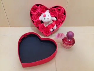 Set "San Valentín"  Colonia, corazón, rosas, osito