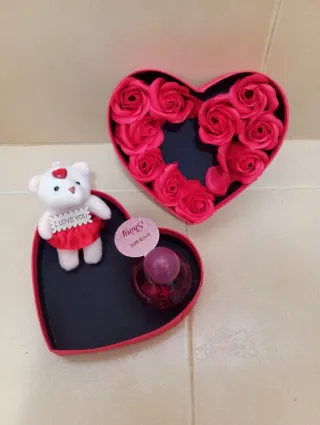 Set "San Valentín"  Colonia, corazón, rosas, osito