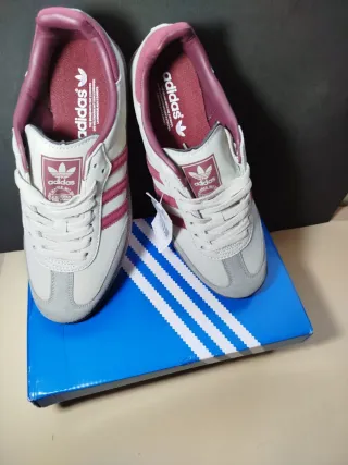 Adidas Zapatillas Beige y Rojo