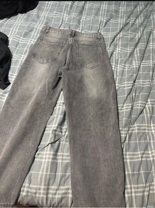 Pantalón vaquero gris pierna recta ancho