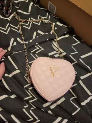 Bolso Guess Corazón Rosa
