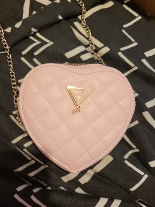 Bolso Guess Corazón Rosa
