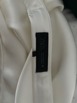 Falda satinada Zara blanca
