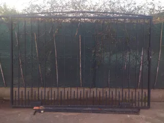 Puerta corredera metálica