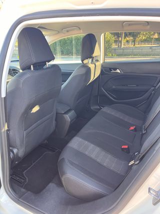 PEUGEOT 308 5p Tech Edition PureTech 130 SS 6 Vel.