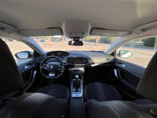 PEUGEOT 308 5p Tech Edition PureTech 130 SS 6 Vel.