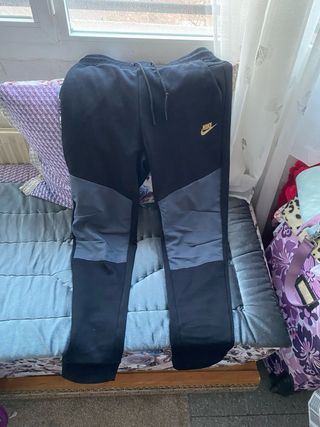 Chándal Nike Tech Negro y Gris