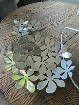 Centro de mesa floral metálico