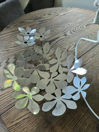 Centro de mesa floral metálico