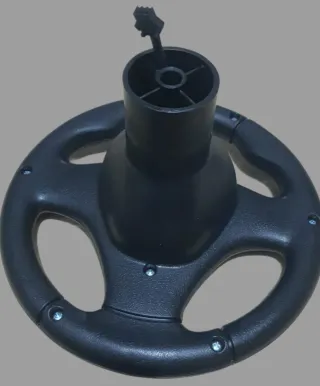 Volante de coche negro con detalles rojos