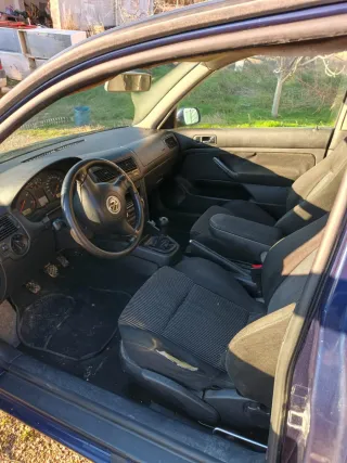 Volkswagen Golf 2000