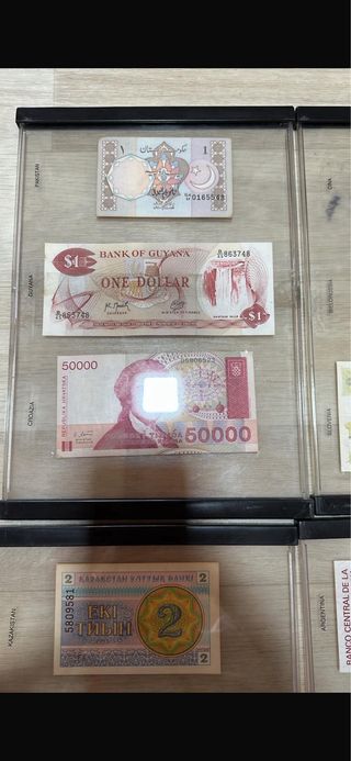 Lotto 1: 1 Cordoba Nicaragua, 20 Kwacha Zambia, 1