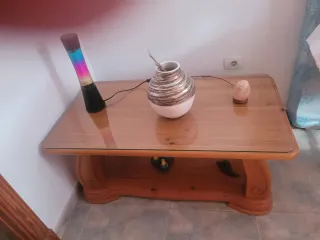 Mesa de salón madera y cristal