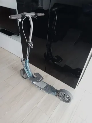 Patinete adulto con plataforma infantil