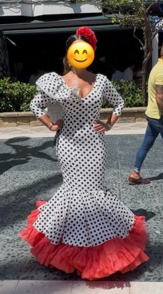 Traje de flamenca lunares