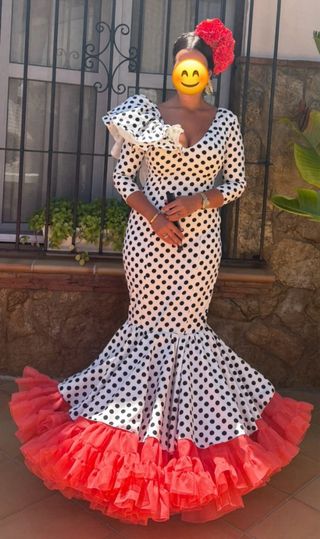 Traje de flamenca lunares