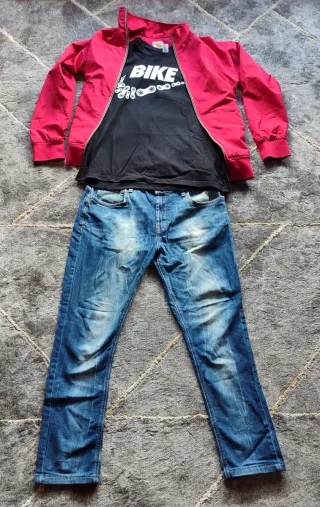 Conjunto Carhartt Chaqueta Roja y Jeans