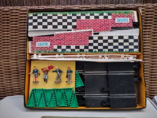 SCALEXTRIC SET AMPLIACION N°3 COMPLETO CON FIGURAS