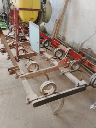 Cultivador con rodillo seminuevo