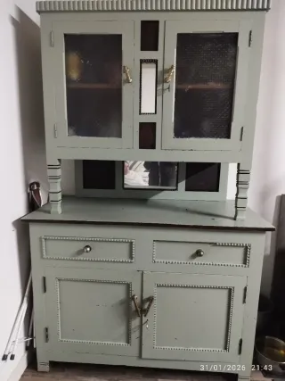 Chinero antiguo madera y cristal