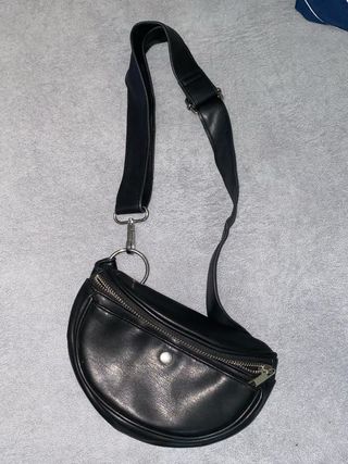Riñonera Bershka Negra