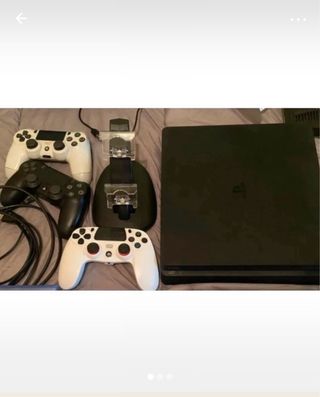 Lote PS4 (PlayStation 4) con mandos