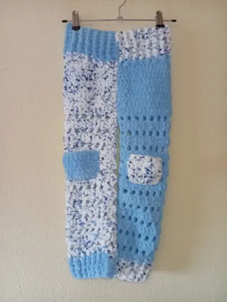 Pantalón crochet talla 3/4 hecho a mano