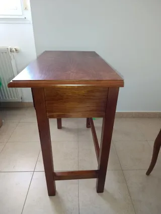 Scrivania in legno massello 80X73X44