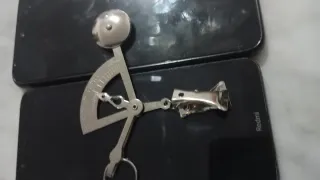 Báscula miniatura para pesar cartas