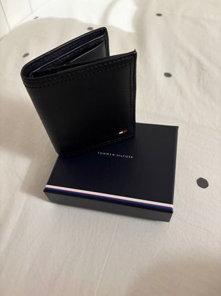 Cartera Tommy Hilfiger Negra