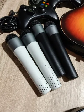Pack Xbox 360: Guitarras, Mics y Juegos