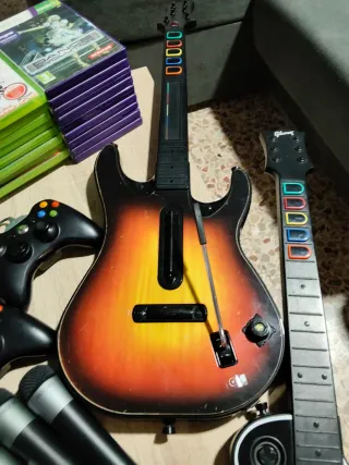 Pack Xbox 360: Guitarras, Mics y Juegos