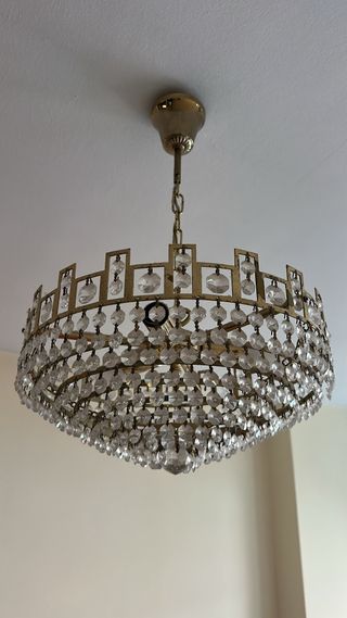 Lámpara de techo dorada con cristales