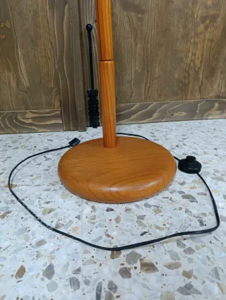 Lámpara de pie de madera y tela