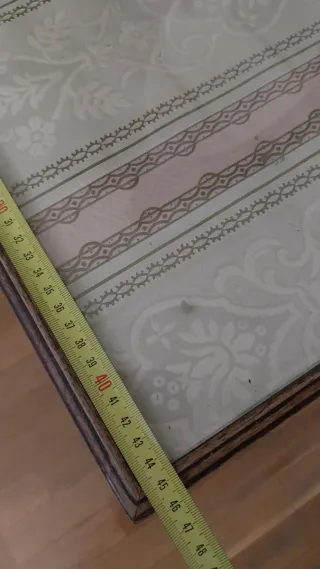 Antiguo tocador de madera con espejo