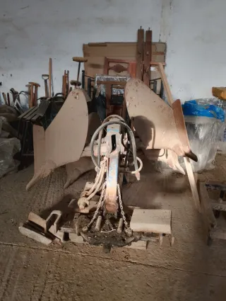 Arado Bisurco Aguirre Volteo Hidráulico