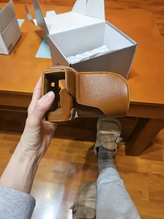 Funda Cámara MegaGear Marrón