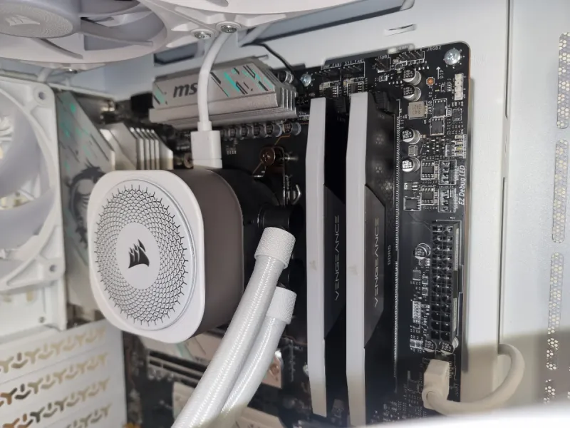 Componentes MSI X670E, Corsair, Samsung+ Win11 pro afbeelding 6