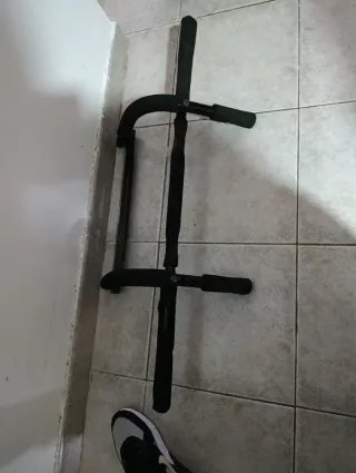 Barra de dominadas negra