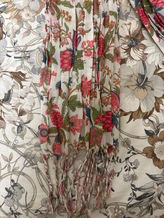 Fular Vitivic floral blanco y multicolor