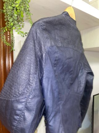 Chaqueta/chupa Stradivarius talla S