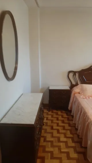 Dormitorio antiguo completo